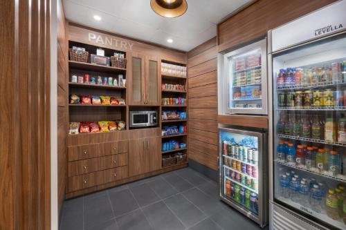 Best Western Plus Hotel & Suites Airport South - image 12