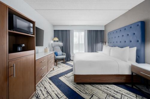 Best Western Plus Hotel & Suites Airport South - image 9