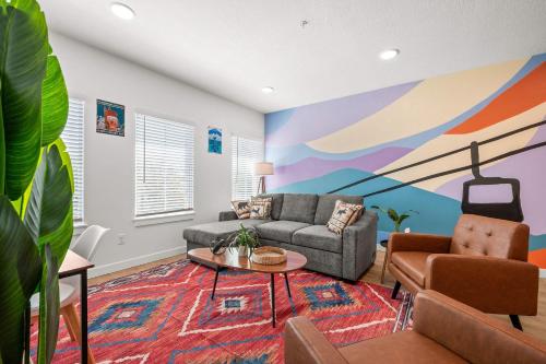 SLC Ski Lodge 2BR Townhome King Garage