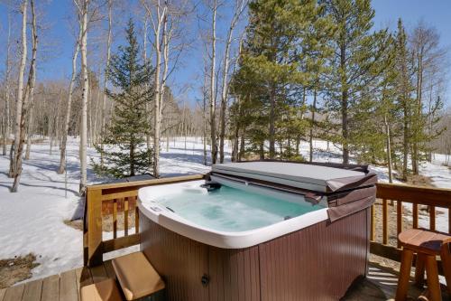 Rustic Mountain Sanctuary on 2 Acres with Deck! in Alma, USA