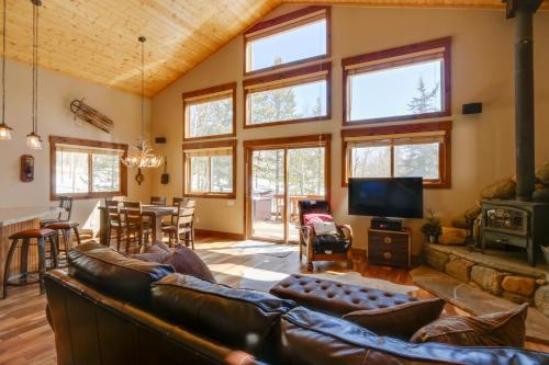 Rustic Mountain Sanctuary on 2 Acres with Deck! in Alma, USA