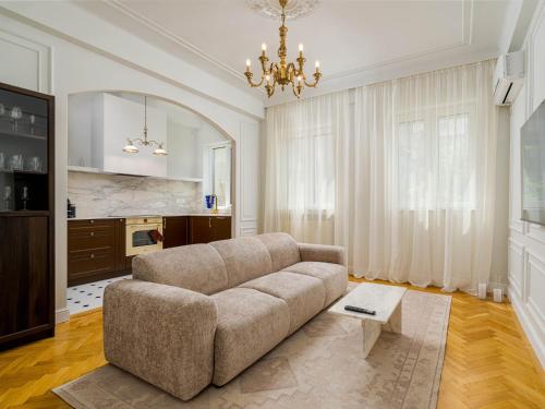 The Bucharest Chapter - 1BR Spacious apartment - Walk to Old city & Calea Victoriei, Bucarest (foto 2)