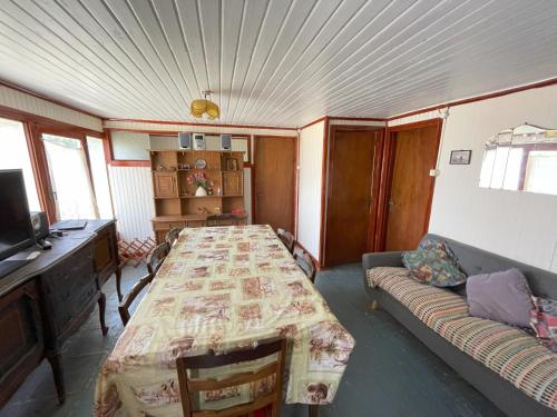 sala de TV, Casa familiar cerca de la playa in Zapallar