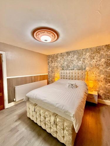 Full Home with Free Parking in Moss Bank near Cheetham Hill, Crumpsall, Manchester, Manchester (photo 11)