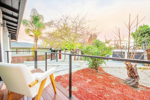 2 Units Oasia Villa w terrace 12 pax, Los Angeles
