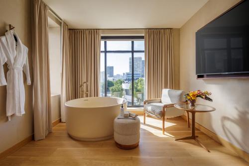 room detail thumbnail 0