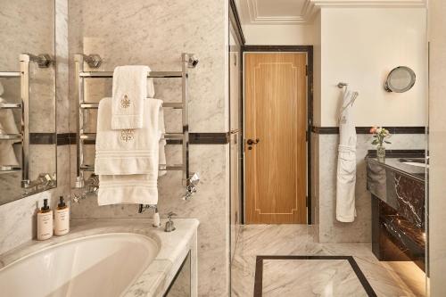 Claridge's - image 2