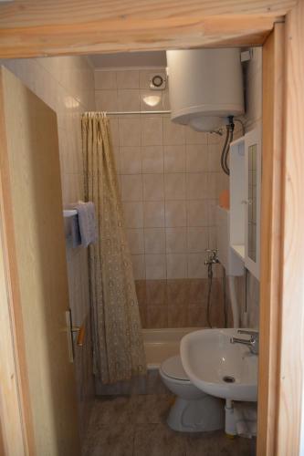  Apartment Ruža in Žuljana
