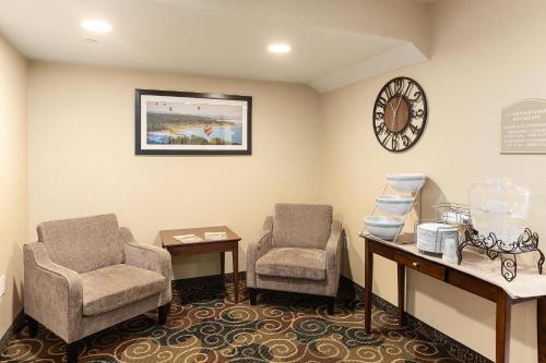 Cobblestone Hotel & Suites - Knoxville - image 10