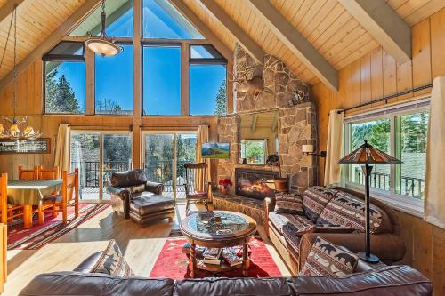 Bow N Arrow Lodge For 8