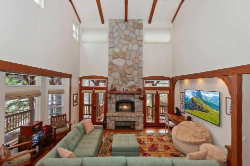 Matternhorn Peak Lodge - For 12