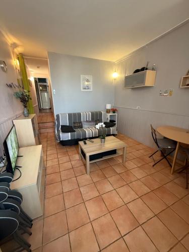Joli appartement climatisé bord de mer emplacement idéal - image 2