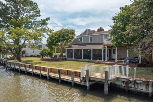 Bayfront to Beach Beauty - Access to bay