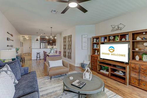 Waterfront Condo on Lake LBJ with Pool & Views in ฮอร์สชู เบย์ (เท็กซัส)