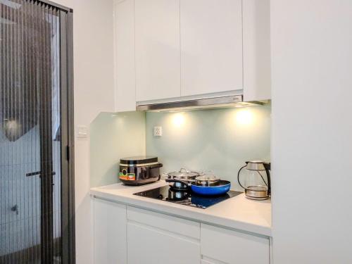 Vinhomes Skylake by Serene Homestay - 주방