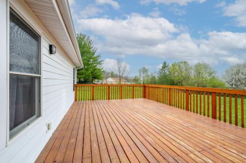 Big Sky Retreat - Home for 10 in Fairfield (OH)