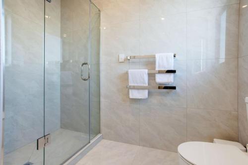 Central Modern Duplex Home near Cornwall Park, Auckland (photo 3)
