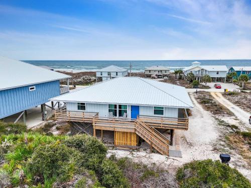Beach & Bay Access with FREE ACTIVITIES, Gulf Highlands