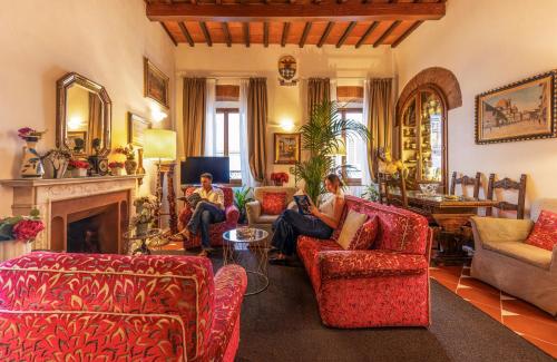 Hotel Maxim Axial near Palazzo Vecchio