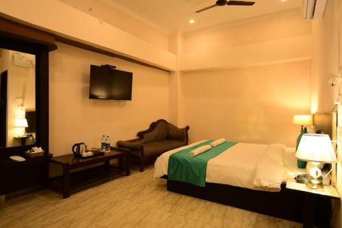 A P Palace Hotel, Ayodhya