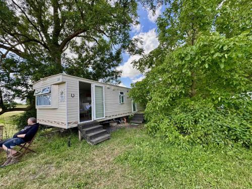 tiny house an der Pferdekoppel in Velgast, Deutschland