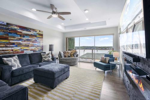 Emerald Bay Oasis - Sleeps 6, Lake Ozark