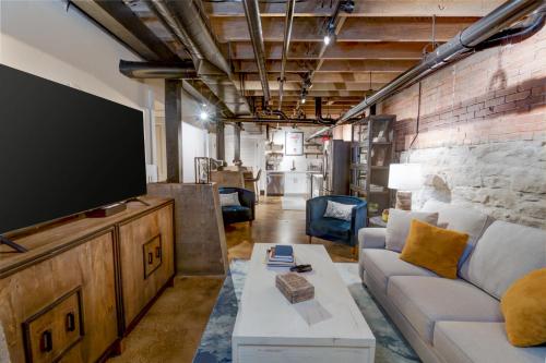 Historic Stay Near Downtown