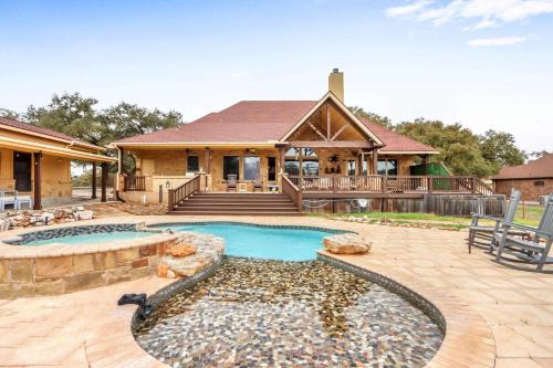 The Haven - Texas-sized Getaway for 12