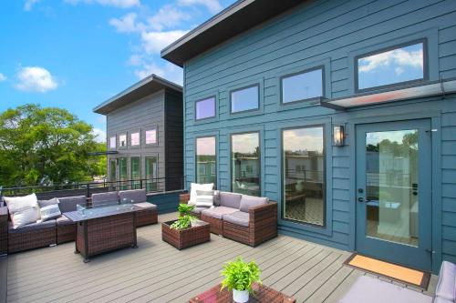 4 BDR Stay for 12 w Rooftop Deck & Firepit