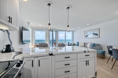 Solana Sunset - Stunning Beachside Retreat for 4 in Solana Beach