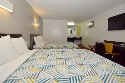 Motel 6-Hamburg NY - image 6