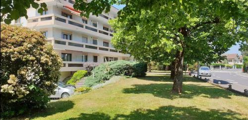 Cozy 2-Room Apartment, 10 min Walk to Tram for Geneva in Gaillard