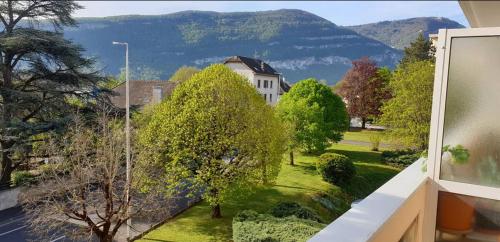 Cozy 2-Room Apartment, 10 min Walk to Tram for Geneva in Gaillard