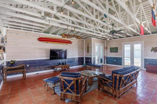Ocean Views - Sleeps 6 Resort Pool in Port Aransas (TX)
