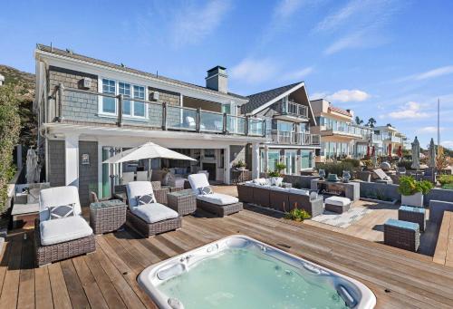 Seacliff Beach Retreat - Amazing Beachfront for Family of 6 in Faria Beach (CA)