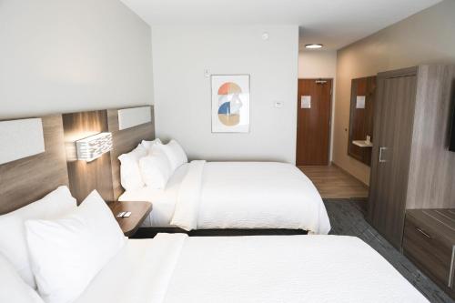 Holiday Inn Express Hotel & Suites Douglas by IHG Room Type - Standard Room, 2 Queen Beds