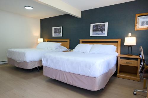Queen Room with Two Queen Beds - Ground Floor