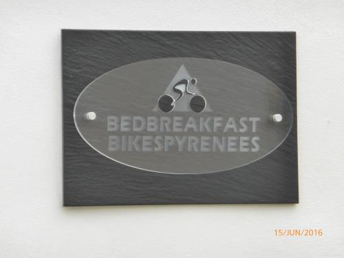 Bedbreakfastbikespyrenees chambre d'hôte Loubières