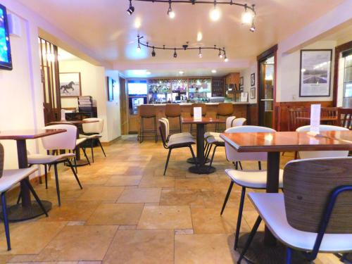 Bar/lounge, Copper Queen Hotel & Casino in Ely (NV)