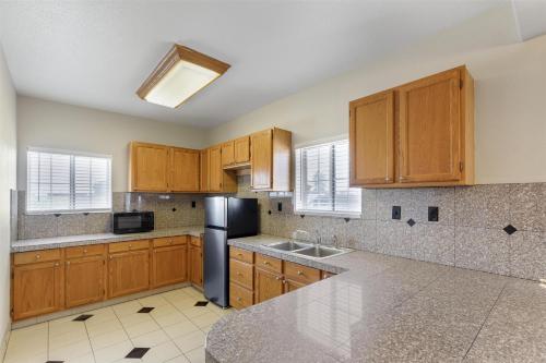 Best Western Firestone Inn & Suites - main image