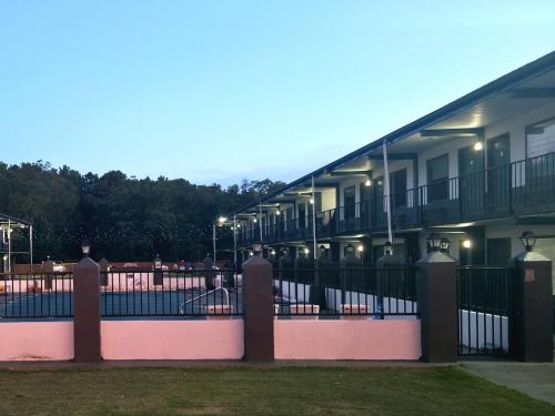 Econo Lodge Lavonia - image 3