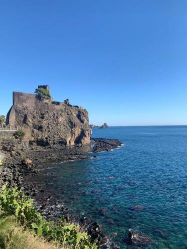 The Cliff – khách sạn tại Aci Castello