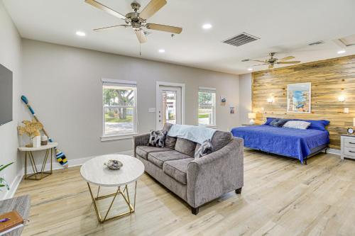 Fish and Swim On-Site Resort Retreat in Rockport! in ฟูลตัน