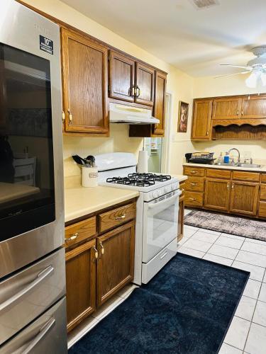 Golden House in สปริงฟิลด์ (เทนเนสซี)