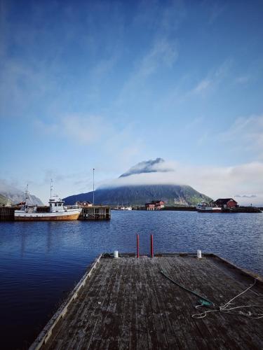 Surrounding environment, 2 Houses & A Barn Double Room in Leknes