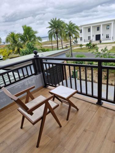 Private Room in Luxury Villa Pool Access in Naisoso Sziget