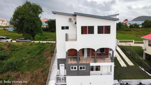 Two Bedroom Suite - 12min from UVF Airport near สนามบินนานาชาติเฮวานอรา