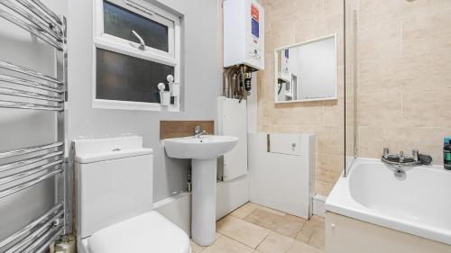 Brilliant 2 Bedrooms Flat Next to The Station, Londyn (zdjęcie 2)