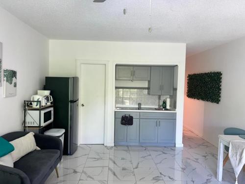 館内設備, Studio apartment in the heart of Cole Bay in コールバーイ