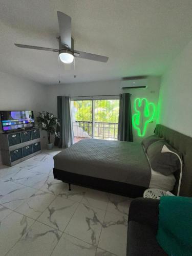 館内設備, Studio apartment in the heart of Cole Bay in コールバーイ